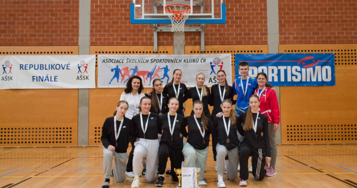 Vítězný potlesk patřil na RF SŠ basketbalistkám SZŠ Brno, Jaselská